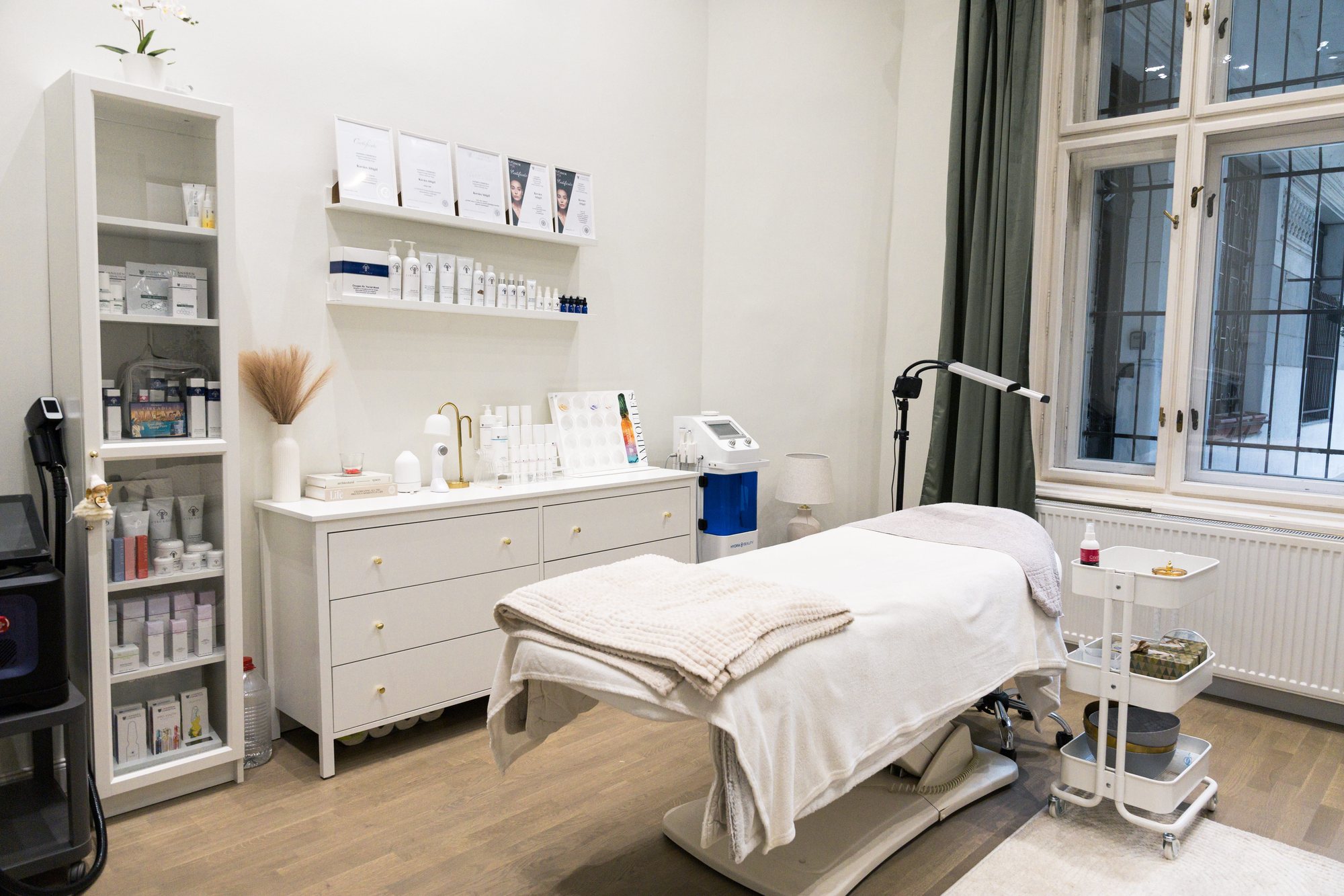 Cosmetic treatment room