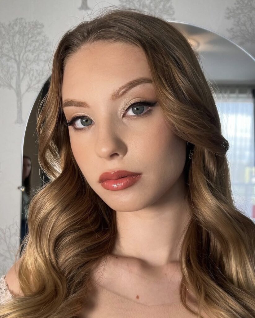 Glam smink szemöldök stylinggal